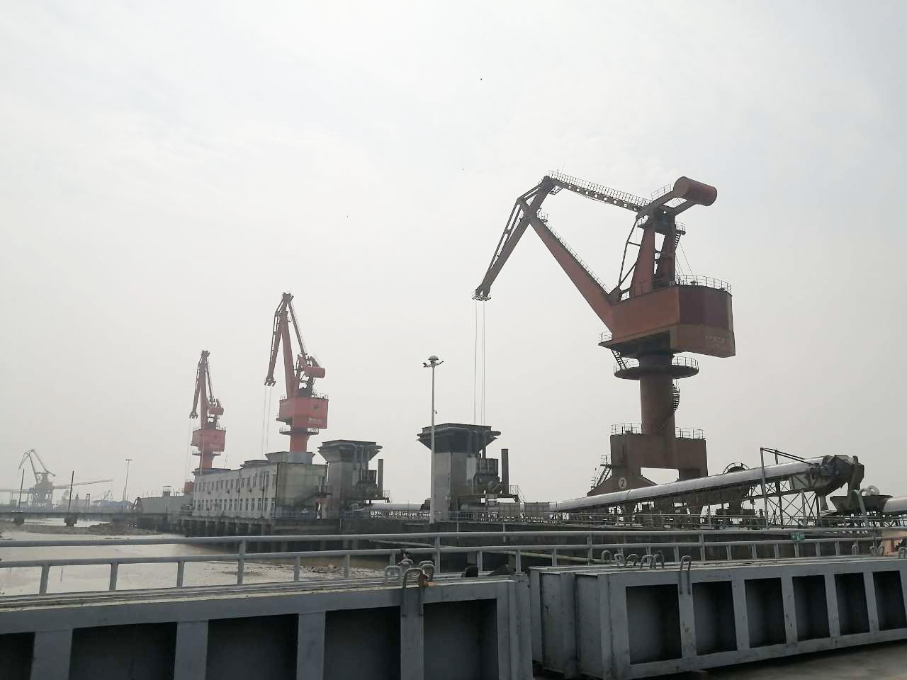 南通中集碼頭門(mén)座機(jī)力矩限制器順利驗(yàn)收！